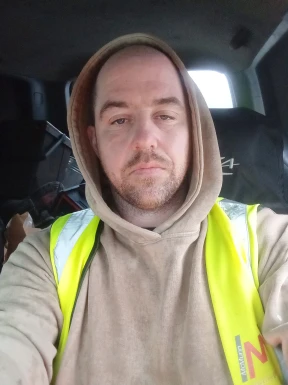 <span>John, 37</span>&nbsp;<span style='width: 25px; height: 16px; float: right; background-image: url(/bitmaps/flags_small/IE.PNG)'>&nbsp;</span><br><span>Dublin, 爱尔兰</span>&nbsp;<input type='button' class='joinbtn' style='float: right' value='JOIN NOW' />