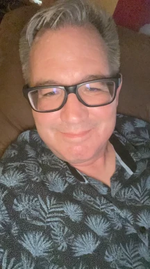 <span>John, 55</span>&nbsp;<span style='width: 25px; height: 16px; float: right; background-image: url(/bitmaps/flags_small/US.PNG)'>&nbsp;</span><br><span>Prior Lake, Сполучені Штати Америки</span>&nbsp;<input type='button' class='joinbtn' style='float: right' value='JOIN NOW' />