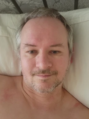 English men looking for love