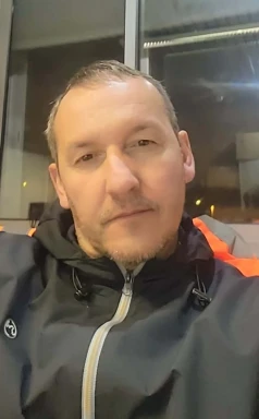 <span>Philippe , 52</span>&nbsp;<span style='width: 25px; height: 16px; float: right; background-image: url(/bitmaps/flags_small/FR.PNG)'>&nbsp;</span><br><span>Meaux, France</span>&nbsp;<input type='button' class='joinbtn' style='float: right' value='JOIN NOW' />