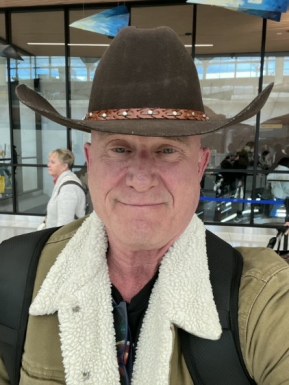 <span>Michael, 61</span>&nbsp;<span style='width: 25px; height: 16px; float: right; background-image: url(/bitmaps/flags_small/US.PNG)'>&nbsp;</span><br><span>Tyler, 美国</span>&nbsp;<input type='button' class='joinbtn' style='float: right' value='JOIN NOW' />
