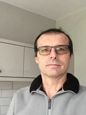 English men looking for love