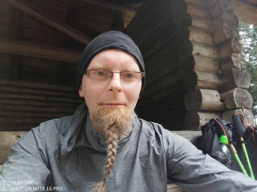 <span>Christian, 52</span> <span style='width: 25px; height: 16px; float: right; background-image: url(/bitmaps/flags_small/DE.PNG)'> </span><br><span>Cologne, เยอรมนี</span> <input type='button' class='joinbtn' style='float: right' value='JOIN NOW' />