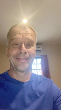 <span>Joost, 57</span> <span style='width: 25px; height: 16px; float: right; background-image: url(/bitmaps/flags_small/NL.PNG)'> </span><br><span>Amsterdam, オランダ</span> <input type='button' class='joinbtn' style='float: right' value='JOIN NOW' />