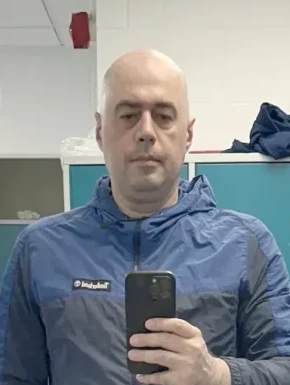 English men looking for love